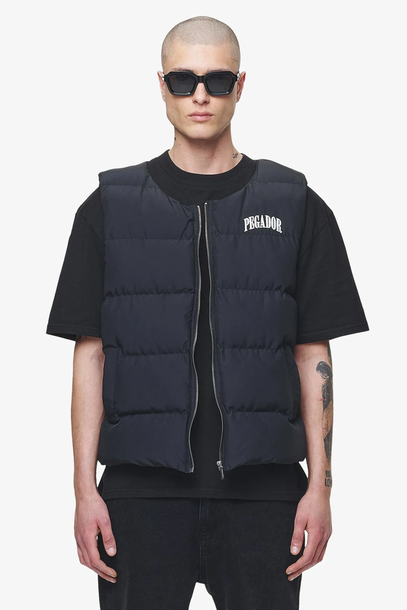 Pegador Vests|Aberdeen Round Neck Puffer Vest Black Ink