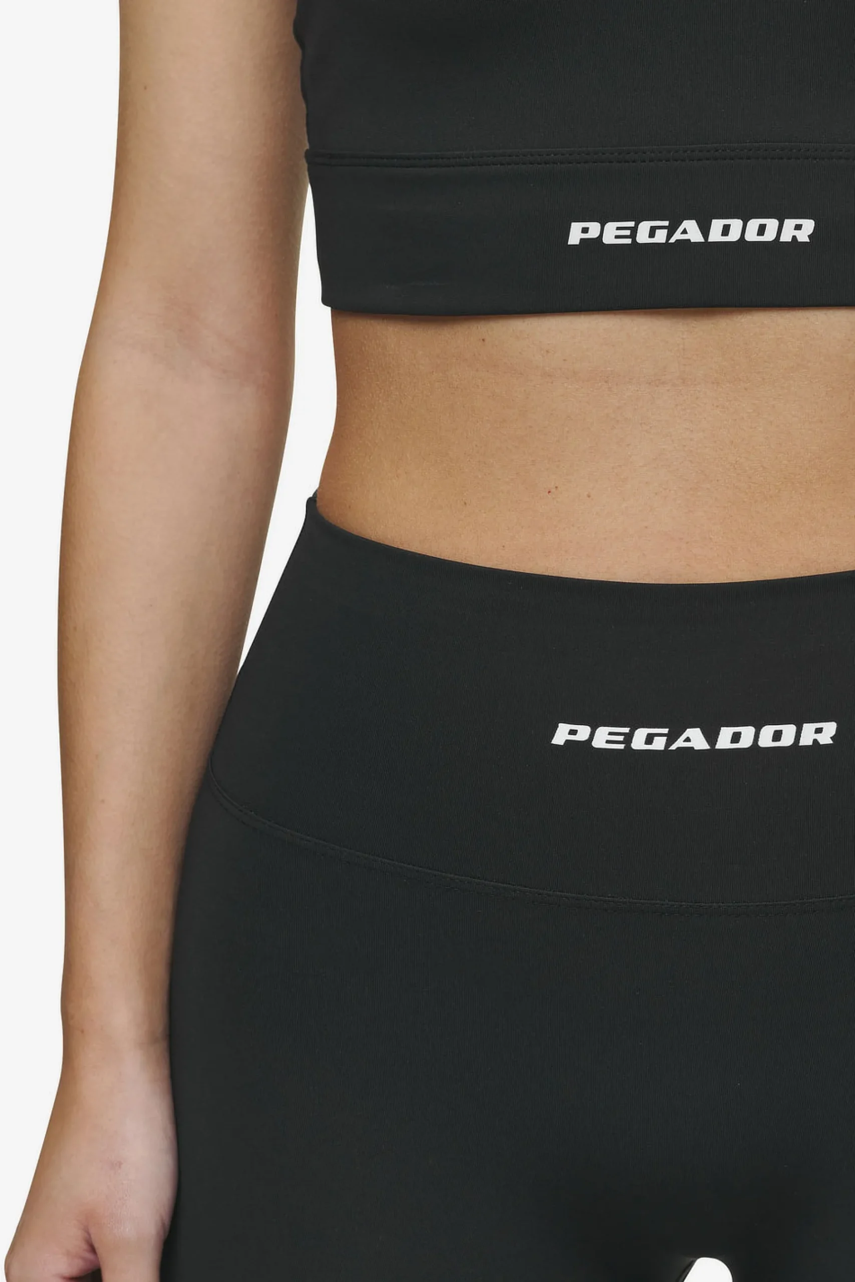 Pegador Shorts|Lupita Biker Shorts White Black