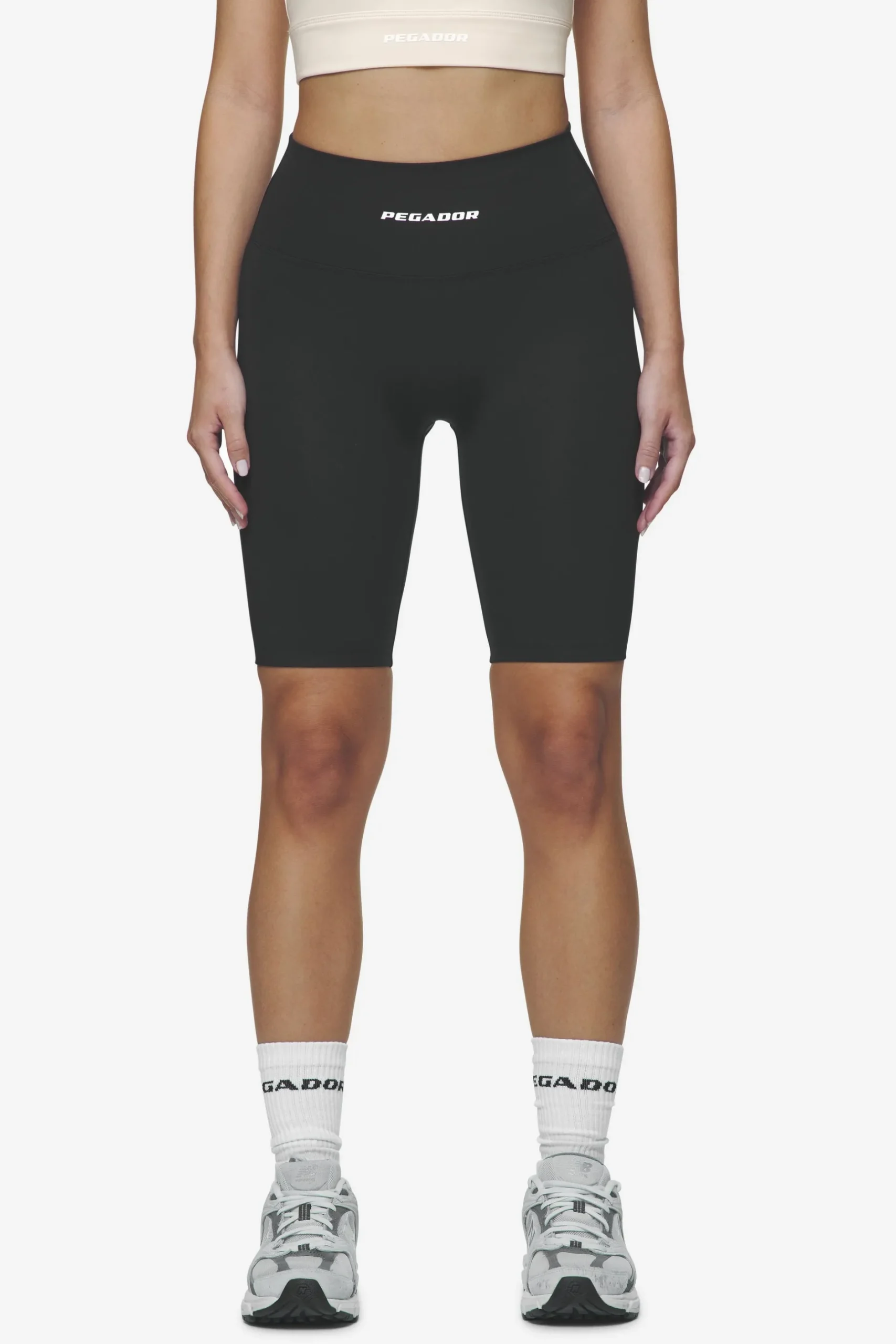Pegador Shorts|Lupita Biker Shorts White Black