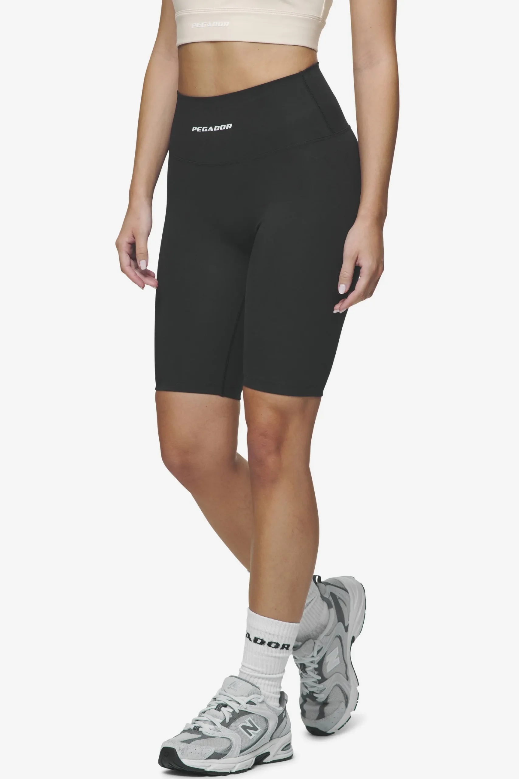 Pegador Shorts|Lupita Biker Shorts White Black