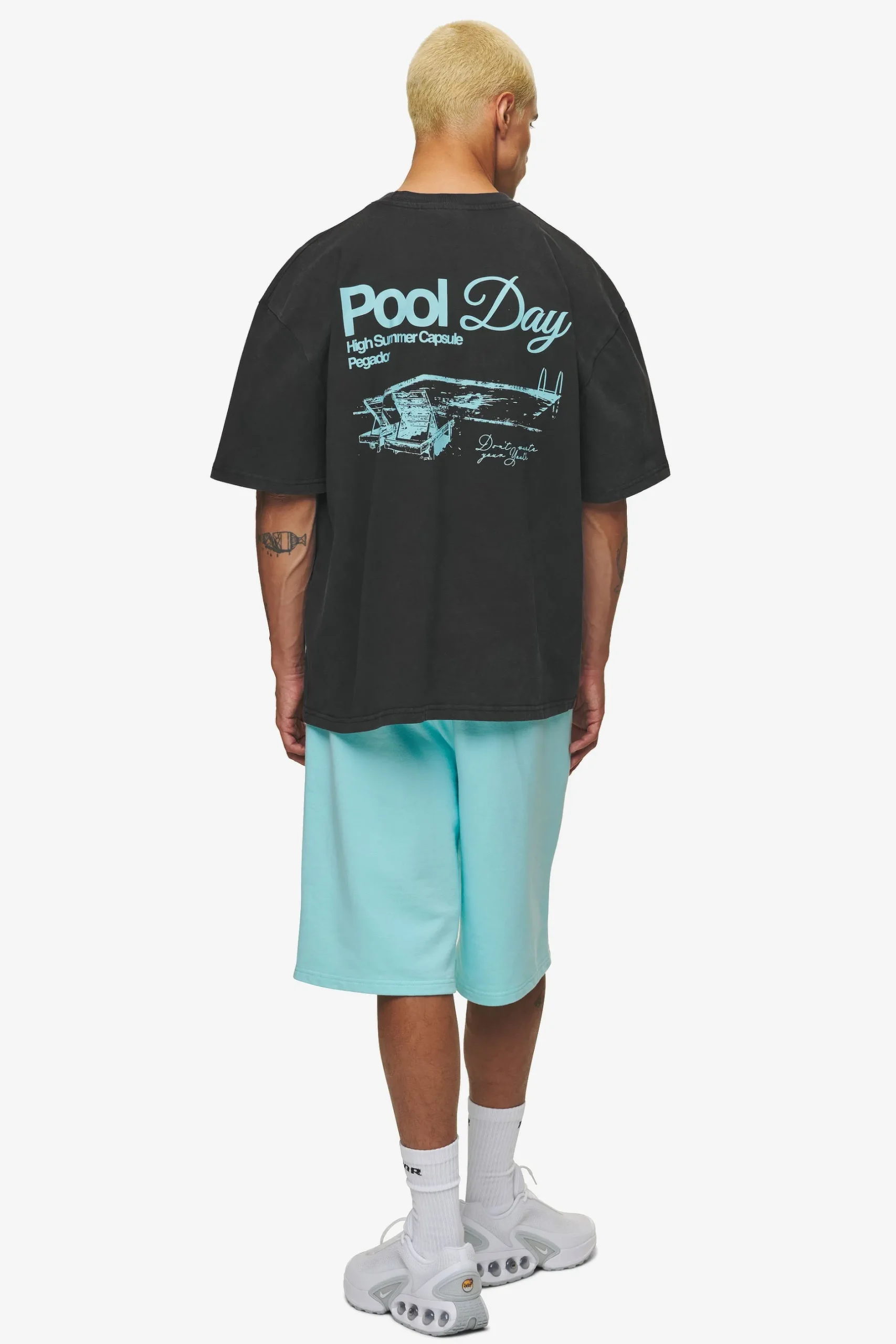 Pegador Tees|Patino Oversized Tee Vintage black